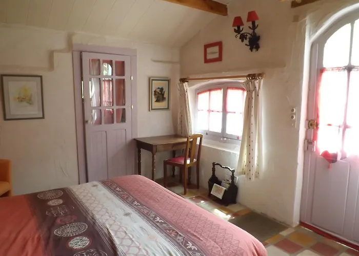 فندق مبيت وإفطار D'hotes Oeuil De Bouc 3*